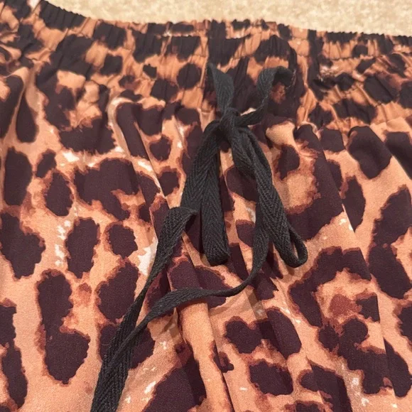 Leopard Print Maxi Skirt - Picture 2 of 3